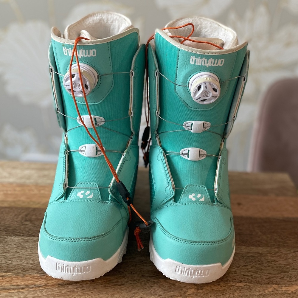 Thirty Two women’s snowboard boots